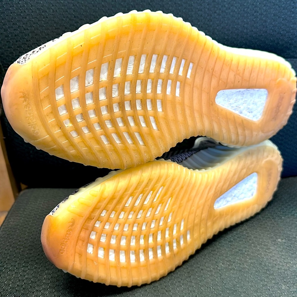 Adidas Yeezy boost size 11 men’s sneakers very very gently used - Picture 6 of 8